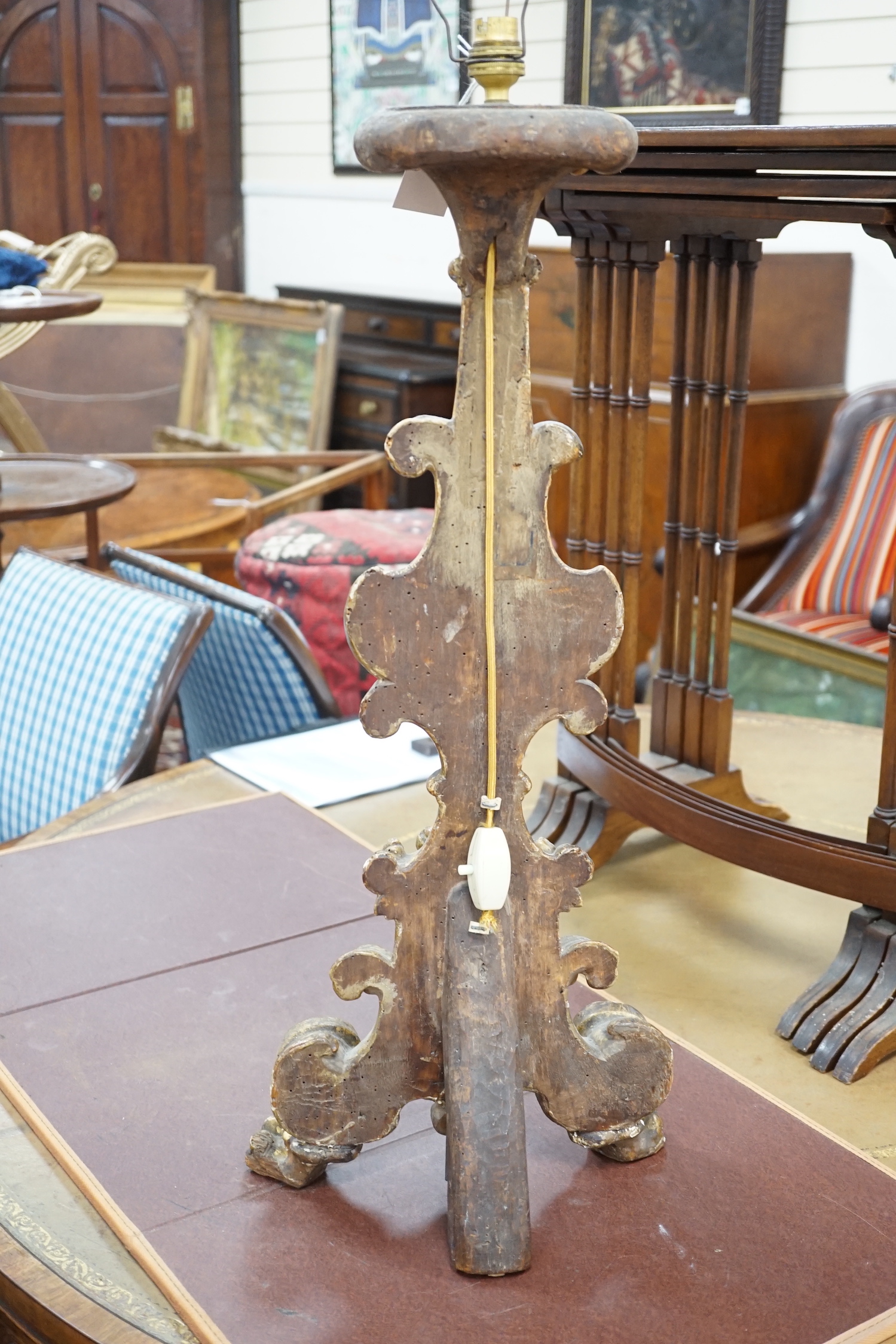 An Italian giltwood torchere, converted to a table lamp, 68cm high (not including light fitting)